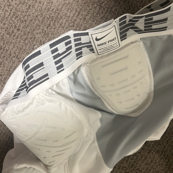 Compression - Picture 2 of 2